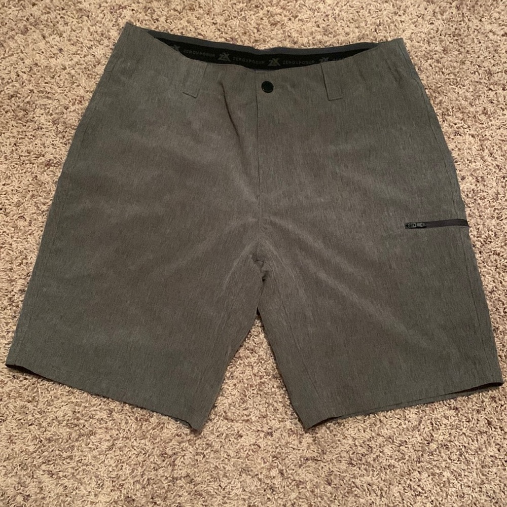 Men’s Size 34 Gray Shorts